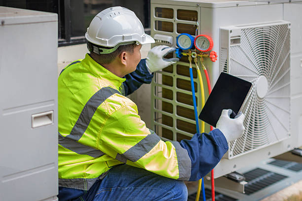 Professional Hvac technician working in Mount Pleasant, WI